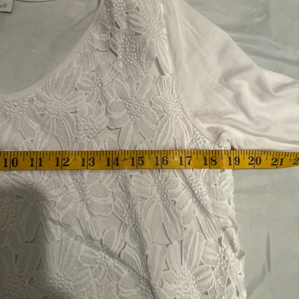 J Jill Top with flower lace detail in white. Size MP - Picture 13 of 16